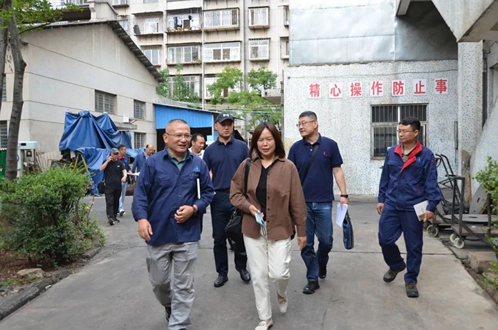 【聚焦云煤】云南省住建厅党组成员、副厅长黄媛到云南云顶国际工利用技术钻研院有限公司发展隔震减震技术使用情况调研