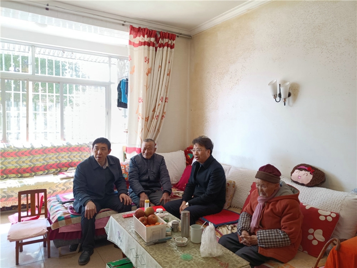 集团辅导光临可保煤矿送温暖 (5).jpg 集团辅导光临可保煤矿送温暖 (5).jpg