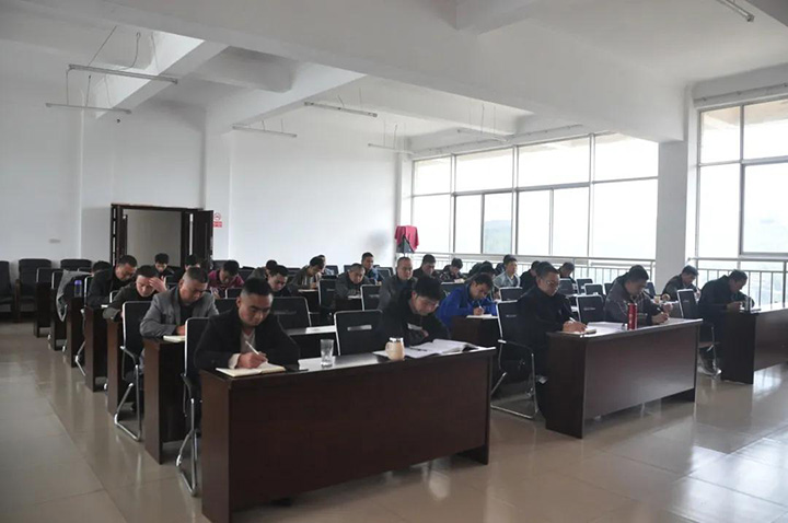 002.jpg 002.jpg