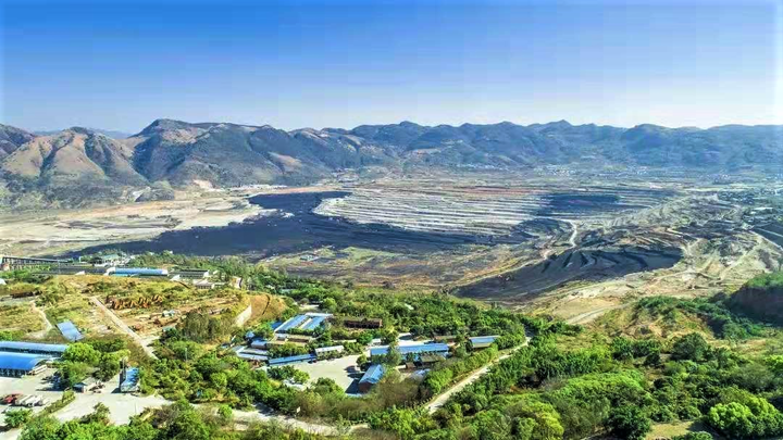云南省幼龙潭矿务局布沼坝露天矿(年设计出产能力1300万吨).png 云南省幼龙潭矿务局布沼坝露天矿(年设计出产能力1300万吨).png